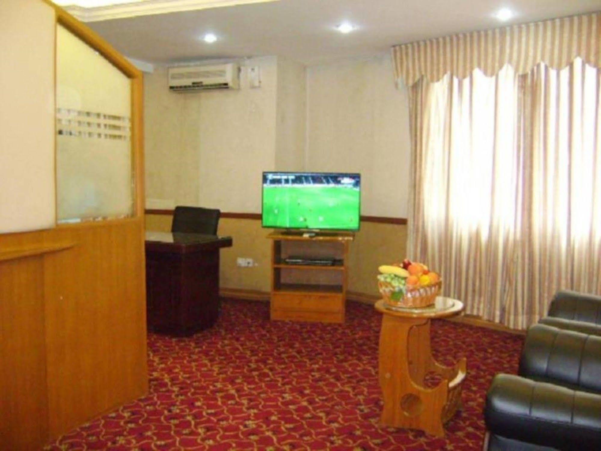 Excel Treasure Hotel Yangon Exterior foto