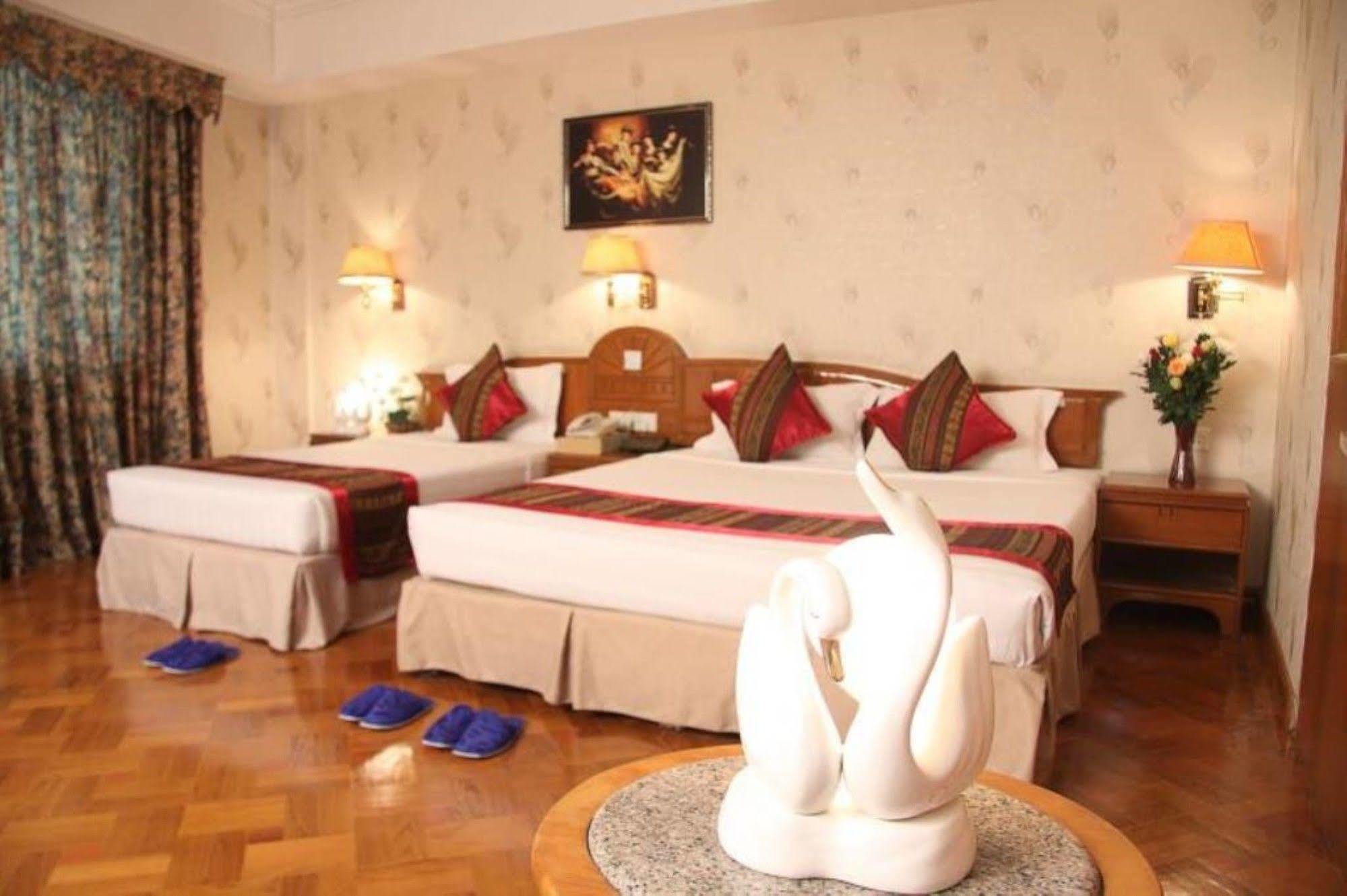 Excel Treasure Hotel Yangon Exterior foto