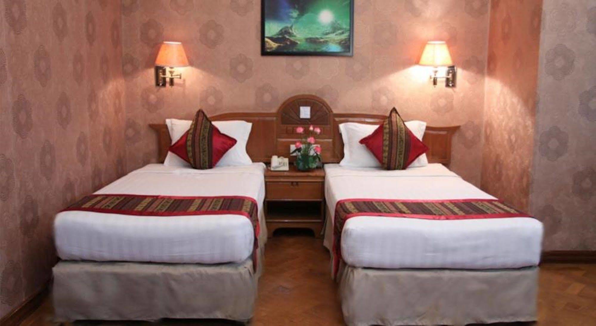 Excel Treasure Hotel Yangon Exterior foto